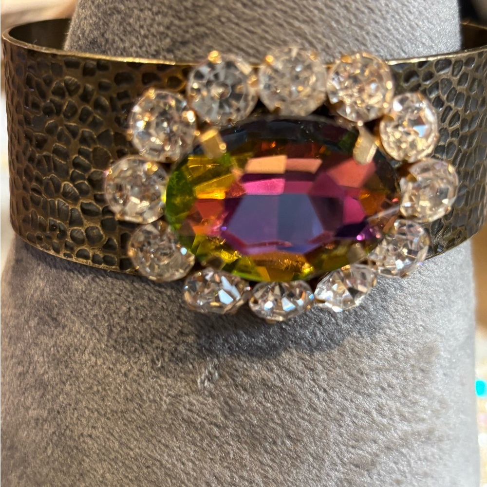 Elegant Gold Bracelet with Multicolor crystal